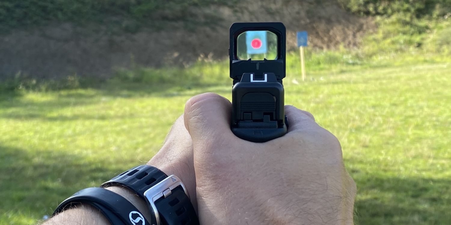 Červená tečka bez růžových brýlí